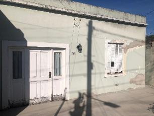 Casa en estado bueno en venta en zona barrio de Pueblo Nuevo.
