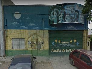 Venta de galpon en estado bueno en zona comerc. de Barrio Kennedy Berazategui.