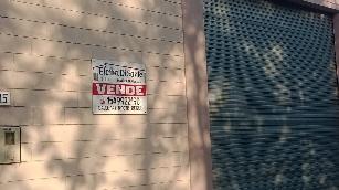 En zona barrio de Berazategui Este venta de galpon sobre lote de 10.00 x 40.00.
