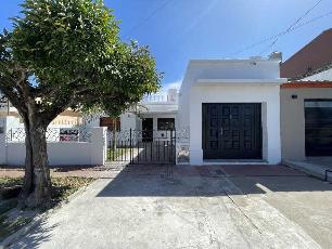 Venta de casa de 3 ambientes en zona barrio de Ezpeleta Oeste.