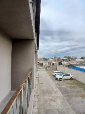 En zona barrio de Platanos Berazategui departamento en estado bueno en venta.