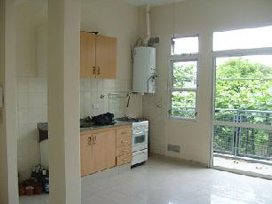 A 3 cuadras de la estación en Bernal Centro alquiler de departamento de 40 m².