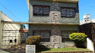 En zona barrio de Bernal Oeste Quilmes venta de casa ph de 130 m².