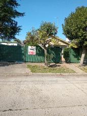 En zona barrio de Ezpeleta Este venta de casa de 3 ambientes.