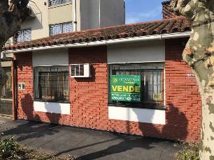 Chalet ph con garage en venta en zona barrio de Quilmes Oeste Centro.
