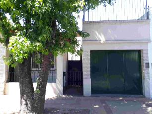 Venta de casa con 2 dormitorios oportunidad en Barrio Parque.