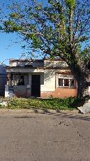 Venta de casa para 2 familias de 4 ambientes en zona barrio de Quilmes Este.