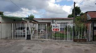En zona barrio de Villa Alcira Quilmes venta de casa de 247 m².
