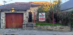 Casa de 235 m² en venta en zona barrio de Villa Cramer Bernal.