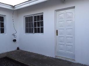 Casa ph de 3 ambientes en venta en zona barrio de Quilmes Este.