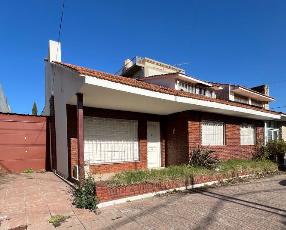 Chalet de 183 m² en venta en zona barrio de Bernal Centro Quilmes.