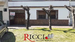 Casa de 148 m&sup2; en venta en zona barrio de Quilmes Oeste.
