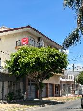 En zona barrio de Bernal Oeste departamento de 2 ambientes en alquiler.