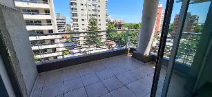 Semipiso de 2 ambientes en alquiler en zona resid. de Quilmes Centro.