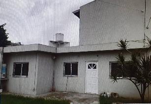 Casa ph con 2 dormitorios en venta en zona barrio de Quilmes Este.