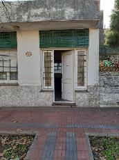 Casa de 3 ambientes en venta en zona barrio de Bernal Oeste.