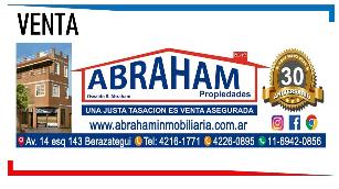 En zona barrio de Berazategui Oeste venta de casa de 3 ambientes.