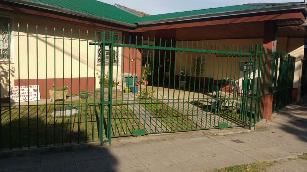 Venta de chalet en estado bueno en zona barrio de Quilmes Oeste.