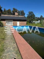 Quinta sobre lote de 21.50 x 44.50 en venta en zona rural de Lujan Centro.