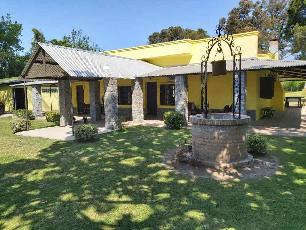 En zona resid. de Olivera Lujan quinta de 280 m² en venta.