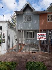 En Quilmes Oeste Centro alquiler de duplex de estilo clásico.