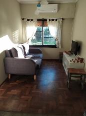 Casa con 2 dormitorios en venta en zona barrio de Ezpeleta Este.