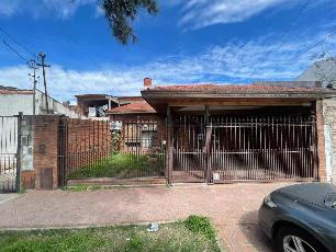 Venta de casa con simple en zona barrio de Villa Cramer Quilmes.