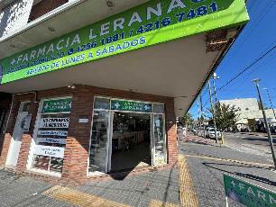 Alquiler de local con 2 baños a 5 cuadras de la estación en Berazategui Oeste.