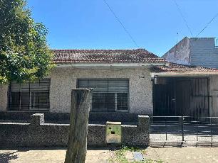 Casa de 100 m² en venta en zona barrio de Quilmes Oeste.