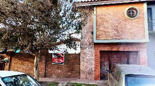 Chalet con garage en venta oportunidad en Ituzaingo Norte.
