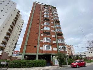 En zona barrio de Santa Teresita departamento de 2 ambientes en venta.