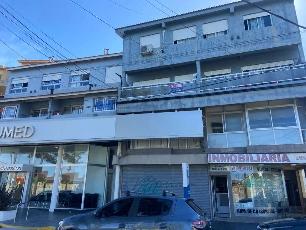 En zona barrio de Santa Teresita departamento de 3 ambientes en venta.