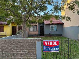 En zona barrio de Mar del Tuyu venta de casa de 3 ambientes.