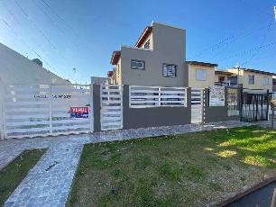 En zona barrio de Santa Teresita venta de departamento en estado bueno.