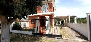 Casa de 4 ambientes en venta en zona barrio de Mar del Tuyu.
