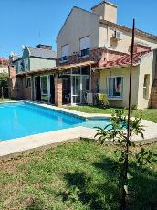En zona resid. de Monte Grande venta de casa.