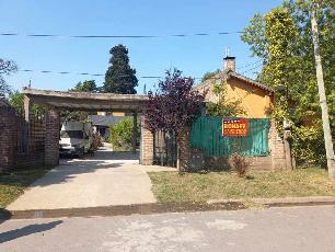 En zona resid. de Canning venta de casa de 4 ambientes.