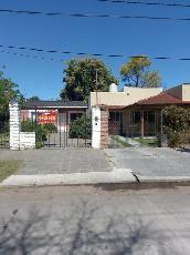 En zona resid. de Monte Grande casa con 2 dormitorios en venta.