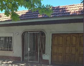 Casa de 3 ambientes en venta en zona resid. de Monte Grande.
