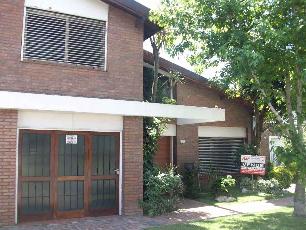 Chalet de 200 m² en venta en zona resid. de Barrio Parque Quilmes.