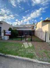 Casa de 6 ambientes en venta en zona barrio de Bernal Centro Quilmes.
