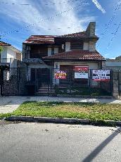 En zona barrio de Bernal Oeste Quilmes venta de chalet con doble.