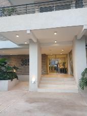 A 5 cuadras de la estación en Tigre Centro departamento de estilo moderno en alquiler.