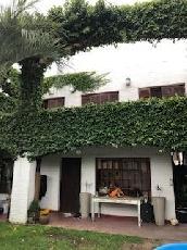 En zona barrio de Bernal Oeste Quilmes casa ph sobre lote de 8.66 x 26.00 en venta.