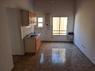 Departamento tipo casa de estilo moderno en alquiler oportunidad en Wilde Centro.