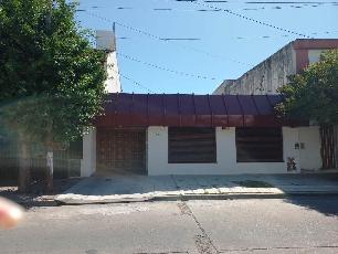En zona resid. de Quilmes Residencial casa con garage en venta.