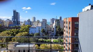 En zona barrio de Mar del Plata Centro departamento de 3 ambientes en venta.