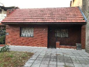 En zona barrio de Villa Dominico venta de casa de 80 m².