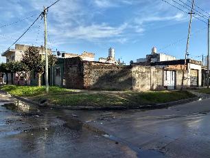 Casa de 6 ambientes en venta en zona resid. de Gregorio de Laferrere.