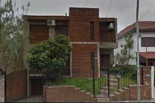 Casa con 3 baños en venta en zona barrio de Ramos Mejia Sur.